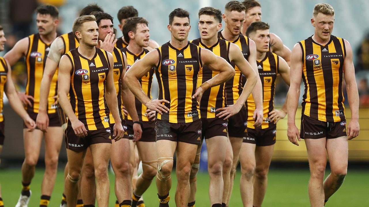 AFL: Hawthorn Hawks dig in, rock-bottom West Coast Eagles edge closer to  draft diamond