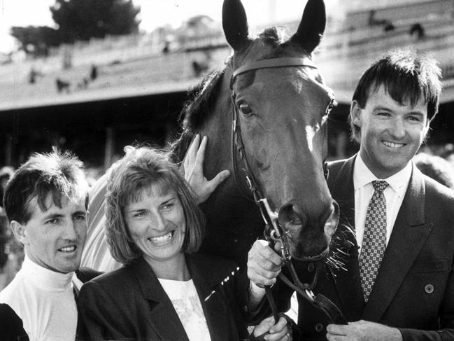 1991 Australian Cup. Winner 'Better Loosen Up' with jockey Michael Clarke, strapper Dianne Mott and trainer David Hayes. Neg: 910312/192