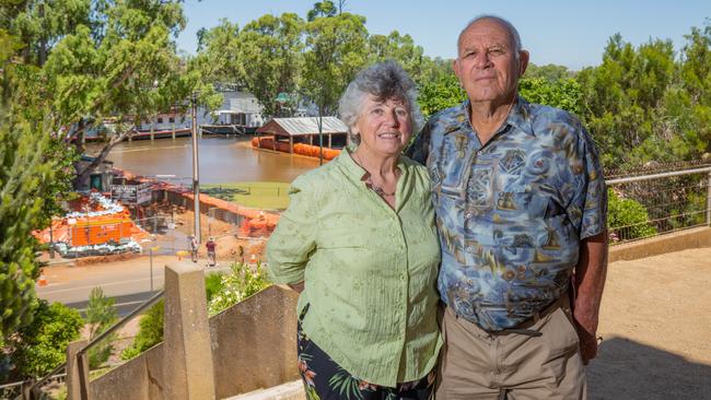 Peter and Cheryl McInnis travelled all the way from Hawker, in the Flinders Ranges, to see the “Great Wall of Mannum”. Picture: Ben Clark