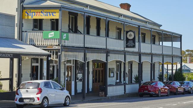 The Royal Family Hotel in Port Elliot. Picture: Matt Loxton
