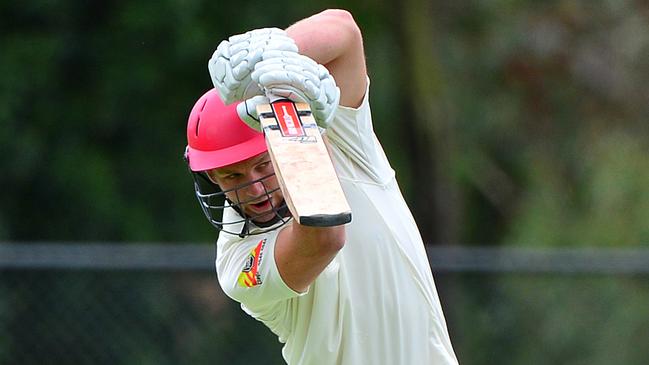 Shaun Foster presents the full face of his Gray-Nicolls bat.