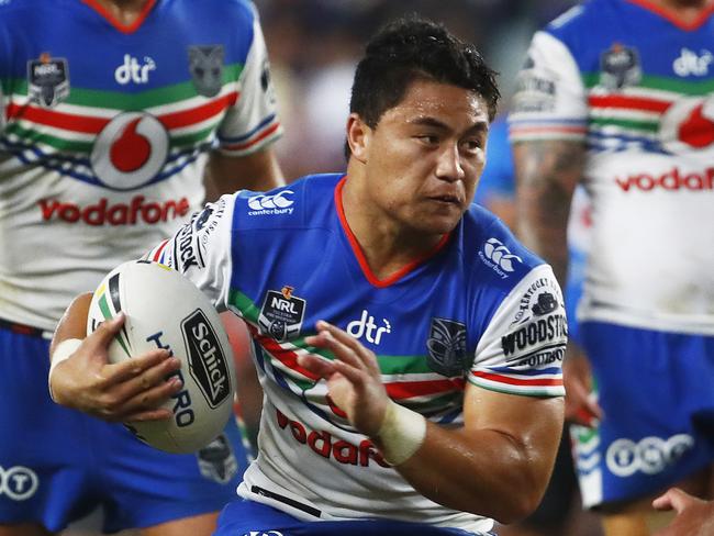 Mason Lino of the Warriors runs with the ball during the Round 4 NRL match between the Sydney Roosters and the Warriors at Allianz Stadium in Sydney, Saturday, March 31, 2018. (AAP Image/Daniel Munoz) NO ARCHIVING, EDITORIAL USE ONLY