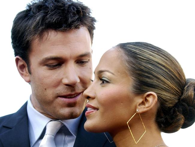 FEBRUARY 9, 2003 : Actor Ben Affleck & his fiancee, actor & singer Jennifer Lopez, arrive at the premiere of the film