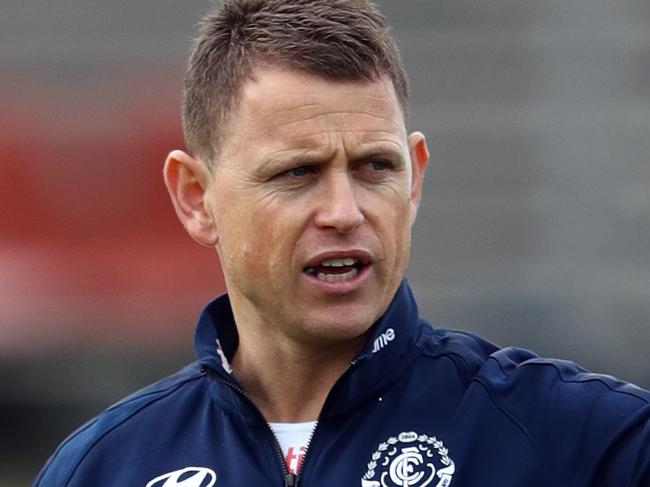 MELBOURNE, AUSTRALIA - MAY 25: Blues coach Brendon Bolton gestures during a Carlton Blues AFL training session at Ikon Park on May 25, 2016 in Melbourne, Australia. (Photo by Robert Cianflone/Getty Images)