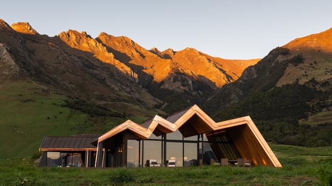 Mt Isthmus Lodge’s design mimics the mountains outside Wanaka.