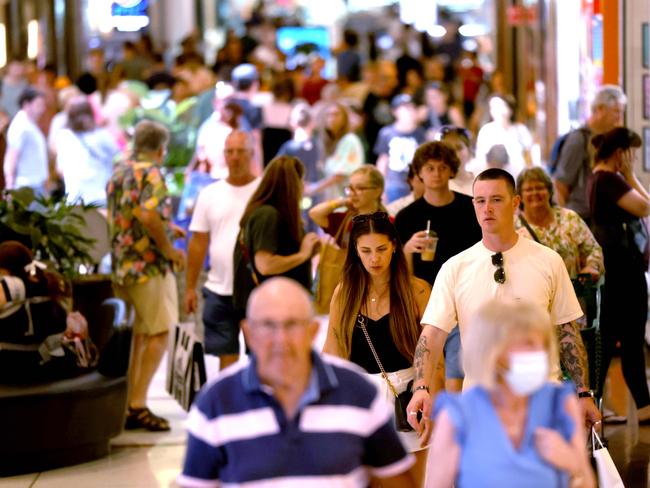 L to R, , for extended shopping on Thursday, Westfield Shopping Centre Chermside, on Tuesday 19th December 2023 - Photo Steve Pohlner