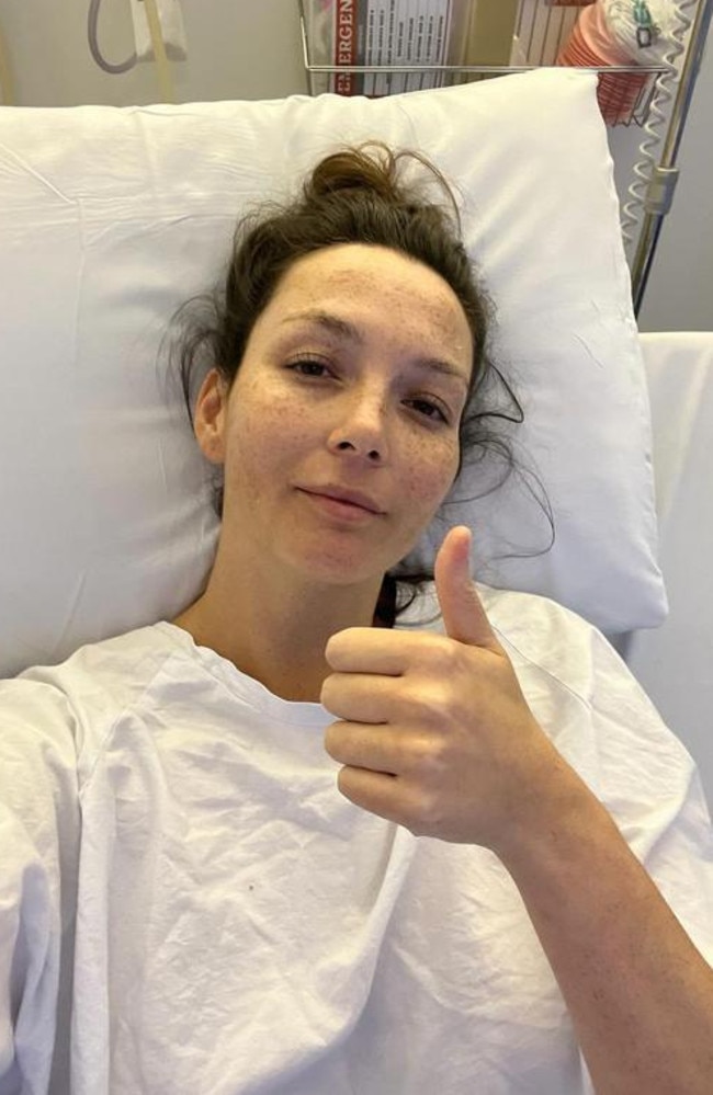 Ricki-Lee Coulter reveals endometriosis battle.