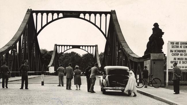 History. The Glienicke Bridge (Brucke der Einheit) over the Wannsee in 1959 the site of Cold War spy swaps