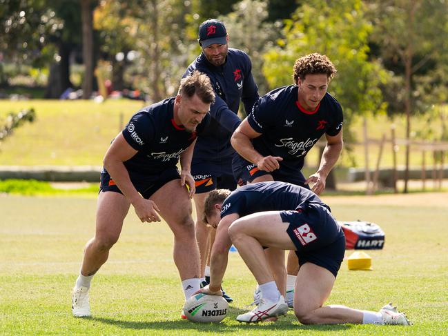 Nawaqanitawase (R) with fellow Scots College old boy Angus Crichton (L). Credit: Roosters