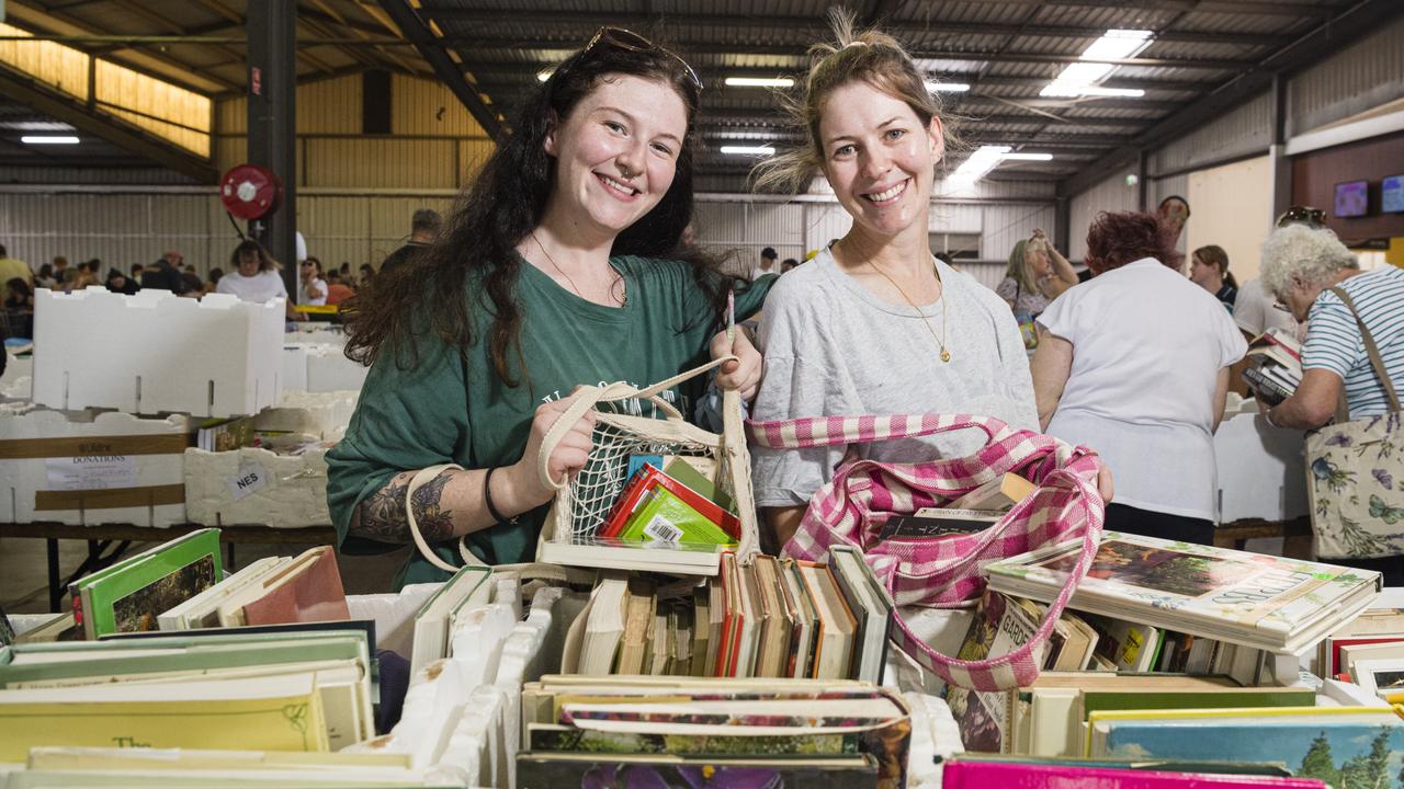 Sisters Molly (left) and Naomi Harper at The Chronicle Lifeline Bookfest at Toowoomba Showgrounds, Saturday, March 2, 2024. Picture: Kevin Farmer