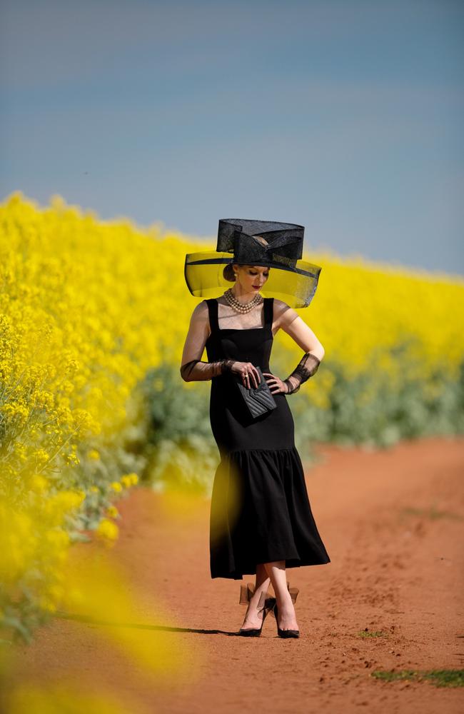 Fashions on Your Front Lawn entrant Emma in an all-black ensemble that would be a perfect for Derby Day.