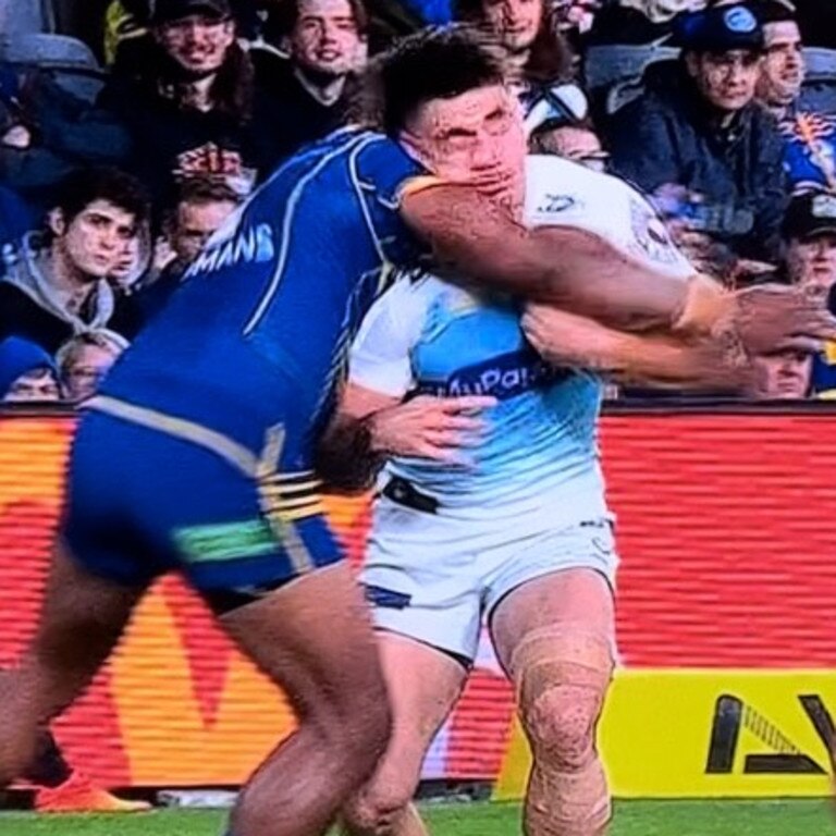 Maika Sivo hits Jojo Fifita high. Picture: Fox League