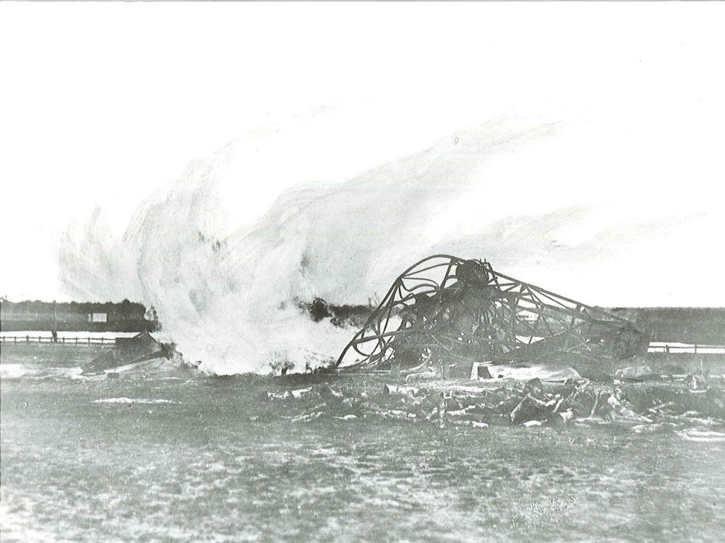 The gas fire in Roma burned for 45 days in 1908 turned into a statewide tourist attraction (Photo: John Oxley Library, State Library of Queensland)