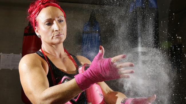 Buff Point’s Pam McLelland a rising star in national boxing ranks ...