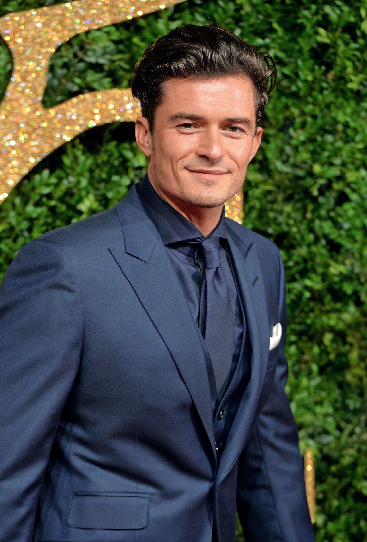 Orlando Bloom on those nude paddle boarding photos: “I broke the internet”  - Vogue Australia