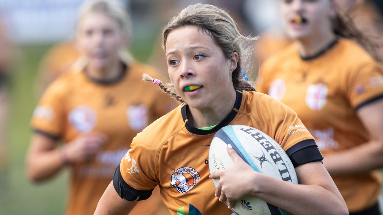 Maia Madden-Khan scoring at the City v Country gala at Maitland. Picture: Julian Andrews