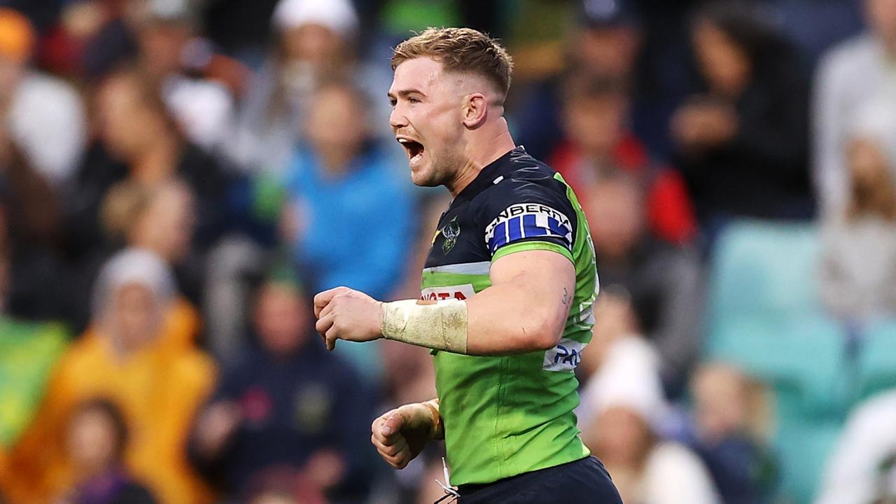 SYDNEY, AUSTRALIA - SEPTEMBER 04: Hudson Young (R) of the Raiders celebrates with his teammate Joseph Tapine of the Raiders after scoring a try during the round 25 NRL match between the Wests Tigers and the Canberra Raiders at Leichhardt Oval, on September 04, 2022, in Sydney, Australia. (Photo by Mark Kolbe/Getty Images)