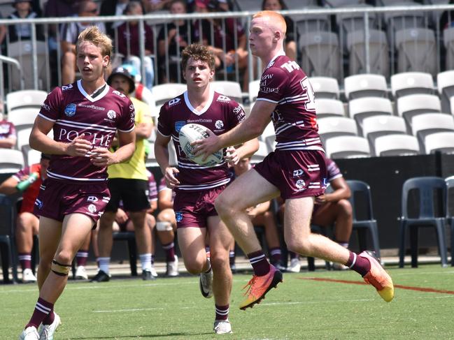 Blake Long runs at the line. Picture: Sean Teuma