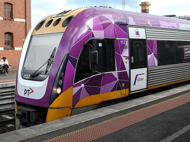 MELBOURNE, AUSTRALIA - NewsWire Photos AUGUST 20, 2020 : V/Line trains in Melbourne. A V/Line train passes through Footscray Railway Station.Picture : NCA NewsWire / Ian Currie