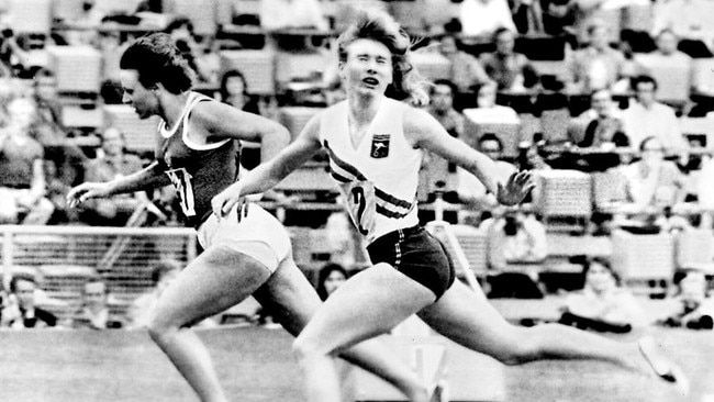 Raelene Boyle (R) losing to Renate Stecher in 200 final at 1972 Munich Olympic Games.