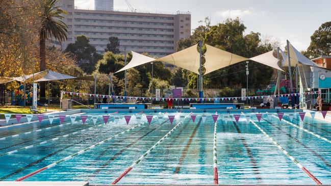 Swimmers have been left annoyed at the extended closure of the Prahran Aquatic Centre.