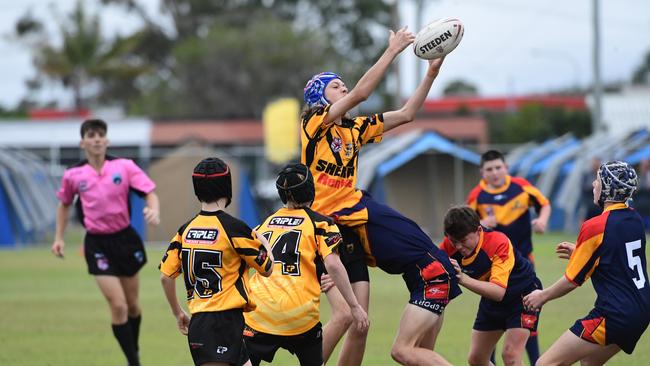 U13 Sunshine Coasts Emerson Jackson takes the catch.