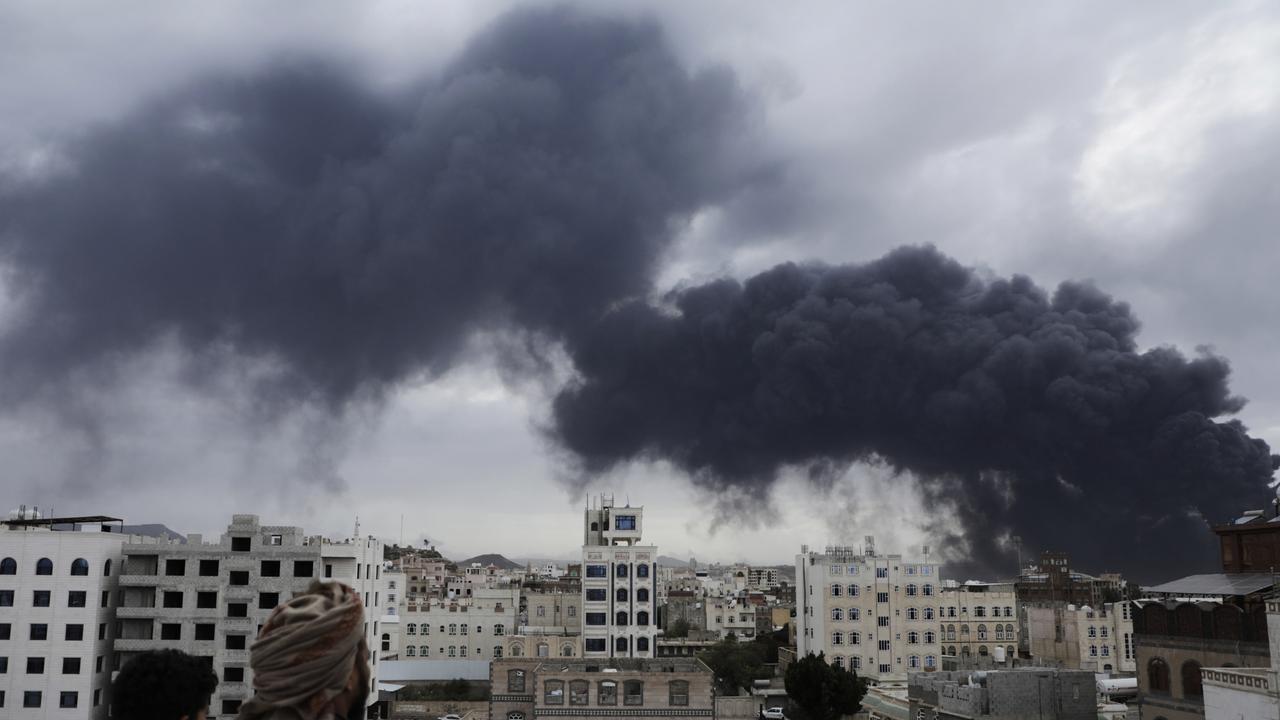 Israeli air strikes hit Yemen airport, power stations