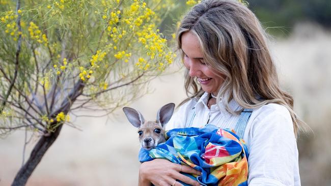 Kangaroo Sanctuary - Alice Springs region. Picture: Tourism NT.