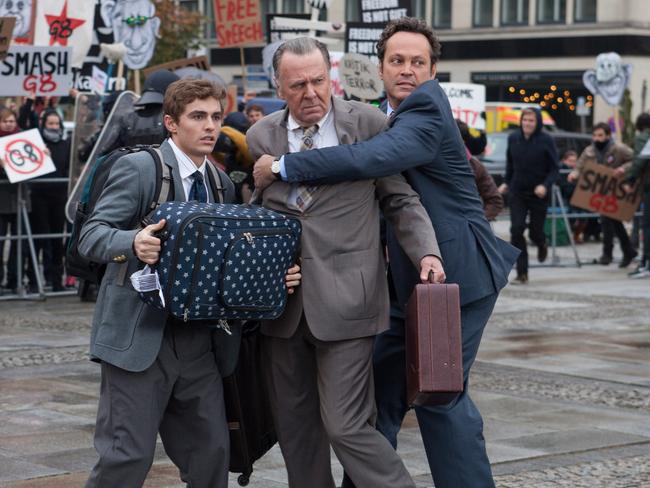 Unimpressive ... Vince Vaughn, Tom Wilkinson and Dave Franco in Unfinished Business.