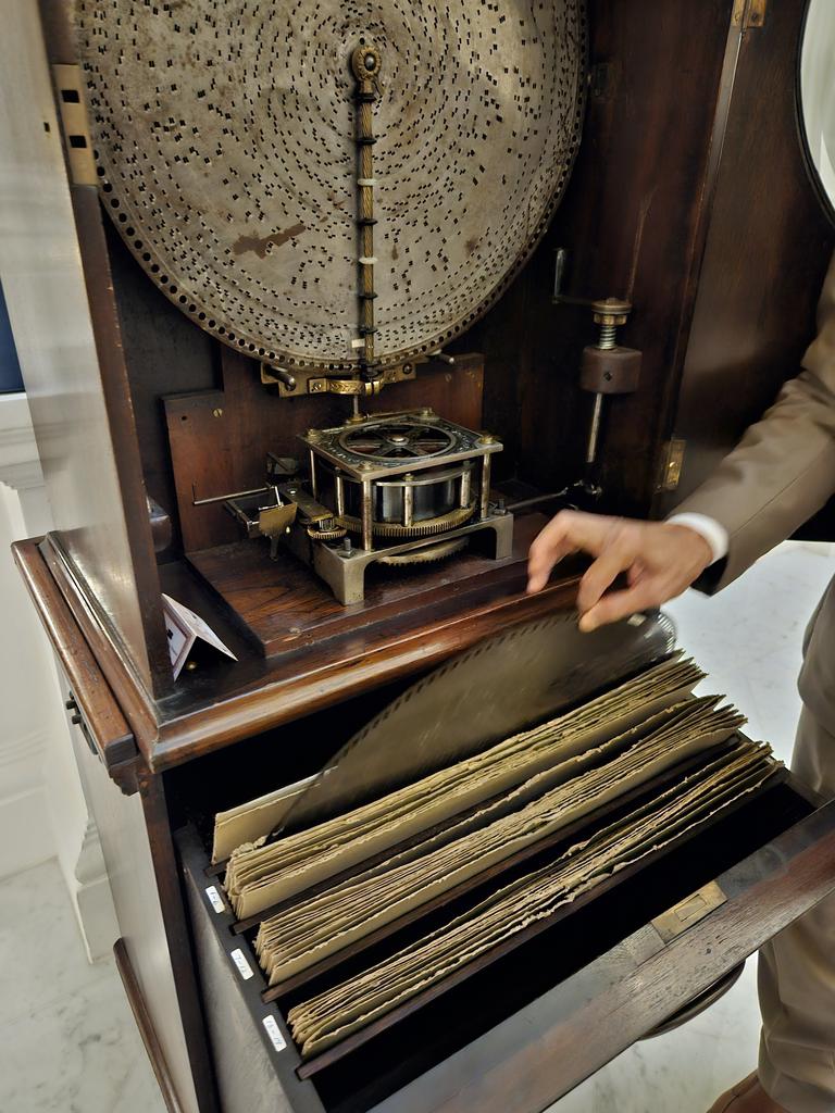 The beautiful antique polyphon as shown by our historian, Nazir.