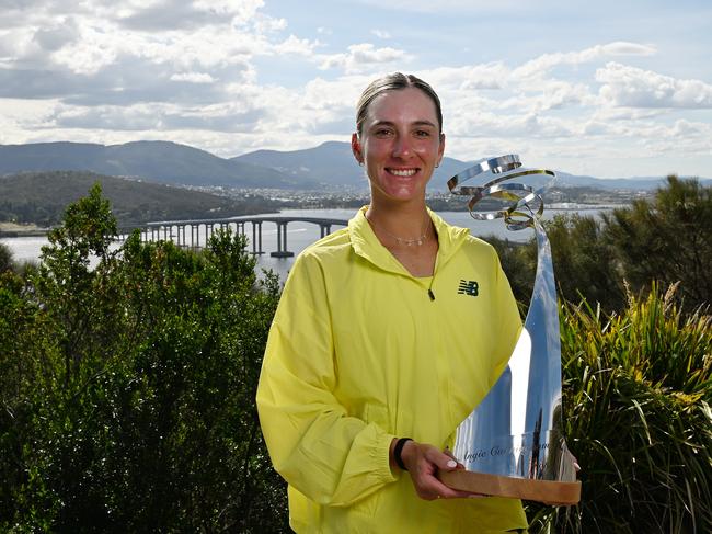 McCartney Kessler of USA poses with trophy after winning the Hobart International final. (Photo by Steve Bell/Getty Images)