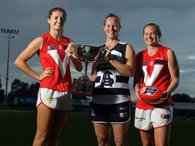 20/05/19 - SANFLW grand final preview.  Panthers captain Lauren Buchanan (centre) with Roosters co-captains Nadia Von Bertouch and Leah Tnan at Glenelg Oval.Picture: Tom Huntley