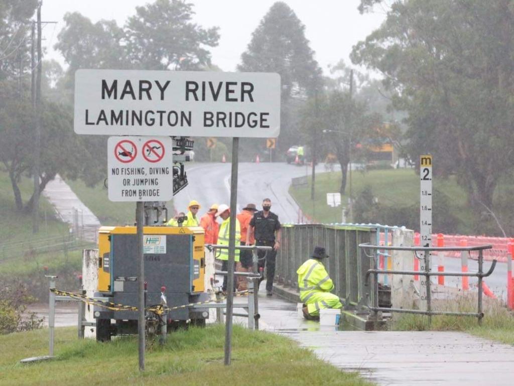 The Lamington Bridge at Tinana has been closed.