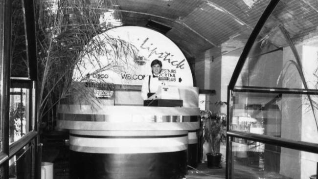 Welcome to the entrance of the Pineapple Club and Lipstick at Jules in the late 1980s.