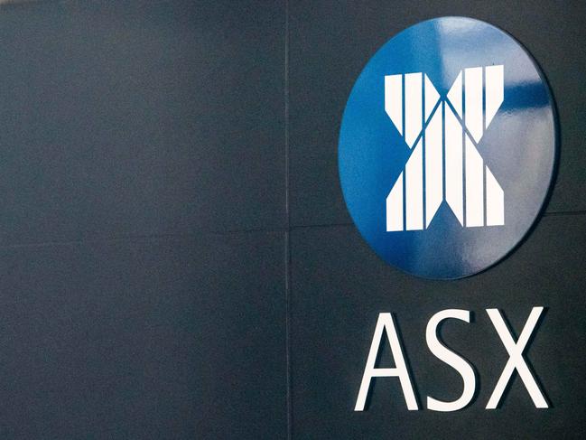 ASX treads water as miners, banks drag