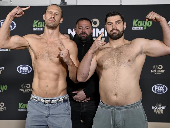 Linde (L) fights Brandon Grach (R) on Wednesday night. Picture: No Limit/Gregg Porteous