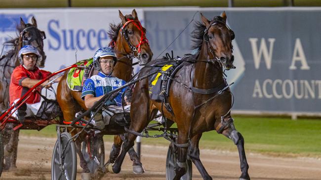 Don Hugo in full flight at Menangle under the urgings of Luke McCarthy