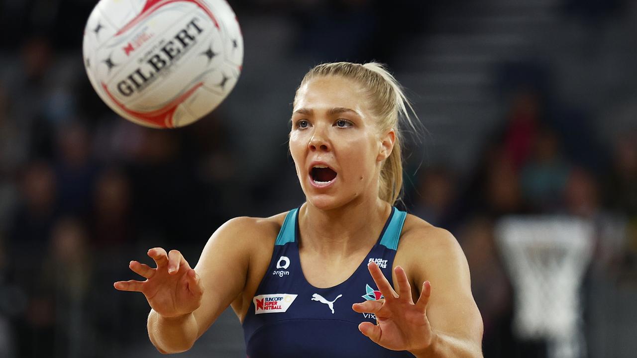Kate Moloney of the Vixens passes the ball during the round eight Super Netball match between Melbourne Vixens and Queensland Firebirds. Photo: Getty Images