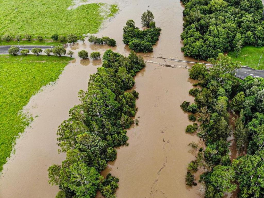 Kidd Bridge under flood waters at Gympie. Picture: @mrseanconnelly/Instagram