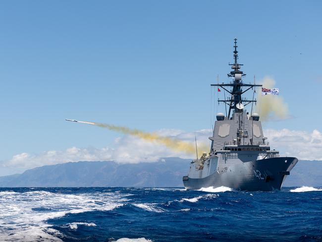 HMAS Sydney fires Royal Australian Navy’s first Naval Strike Missile during a SINKEX off the coast of Oahu, Hawaii as a part of Exercise Rim of the Pacific (RIMPAC) 2024. *** Local Caption *** The Royal Australian Navy has accelerated Naval Strike Missile installation in Surface Combatants which culminated in the 18 Jul live firing demonstration off the coast of Hawaii during Exercise RIMPAC 2024. This is aligned to Government Direction announced in the 2022 Defence Strategic Review and in the 2024 National Defence Strategy.