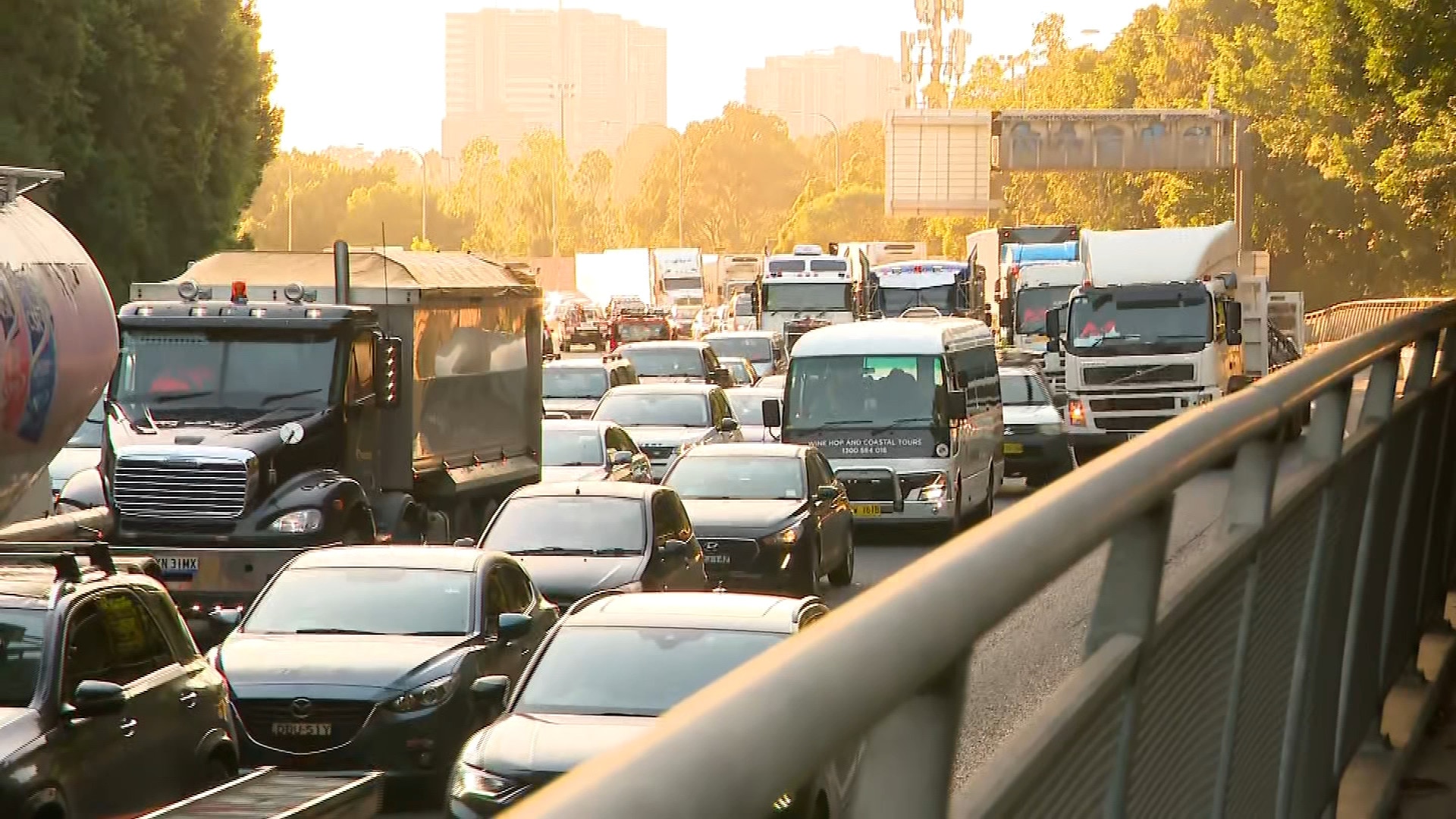 Today’s News Headlines: Heavy delays on Sydney's M4 motorway