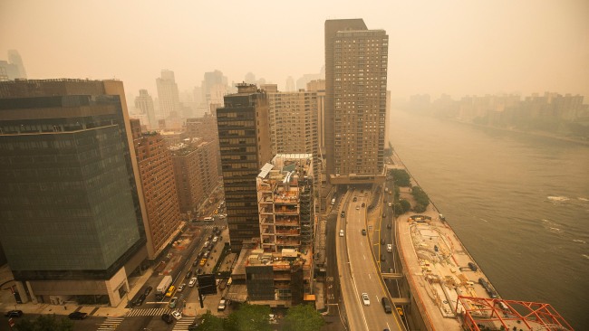 US: Haze From Canadian Wildfires Creates Eerie Scene At Yankee Stadium 2 -  Buy, Sell or Upload Video Content with Newsflare