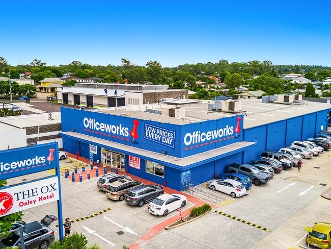 Cricket stars hit a six with Officeworks sale
