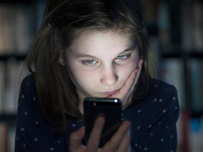 RELATIONSHIPS NiE poster series 2017. Bullying. Cyber bullying. iStock image. /file_thumbview/18169149/1