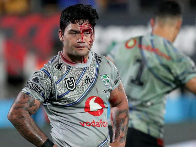 A dejected Issac Luke of the Warriors after defeat in the Round 11 NRL match between the New Zealand Warriors and the Brisbane Broncos at Mt Smart Stadium in Auckland, Saturday, May 25, 2019. (AAP Image/David Rowland) NO ARCHIVING, EDITORIAL USE ONLY