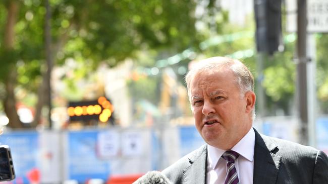 Federal Opposition Minister for Infrastructure Anthony Albanese speaks to the media at the Adelaide train station in Adelaide, Wednesday, January 3, 2018. Albanese discussed the Federal Government's savage cuts to investment in Adelaide's rail, road and public transport infrastructure.  (AAP Image/David Mariuz) NO ARCHIVING