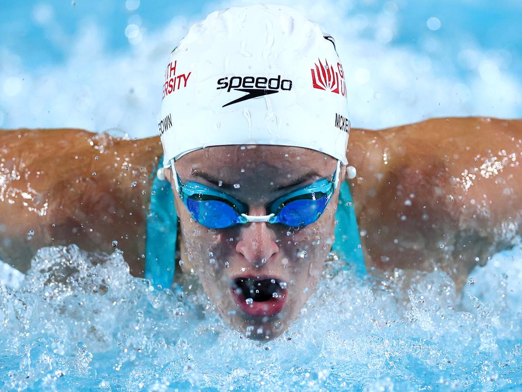 Kaylee McKeown in pursuit of the world record line. Picture: Quinn Rooney/Getty Images