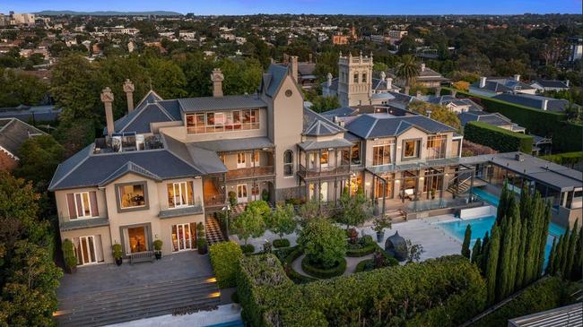 18-20 Shakespeare Grove, Hawthorn, which sold this year, was judged as the second-most-popular home by readers.