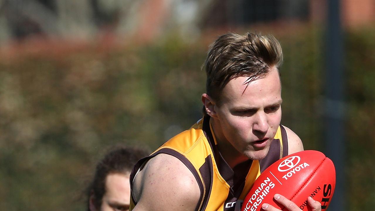Jackson Ross, pictured playing for Hawthorn’s VFL side Box Hill, has earned a full scholarship as a punter for the University of Tennessee. Picture: Hamish Blair
