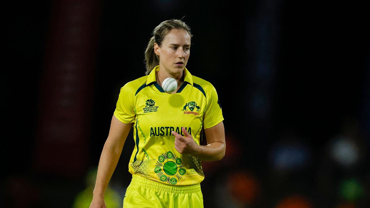 The teenager received a lofty comparison from one fan, Australia's Ellyse Perry. (Photo by Marco Longari / AFP)